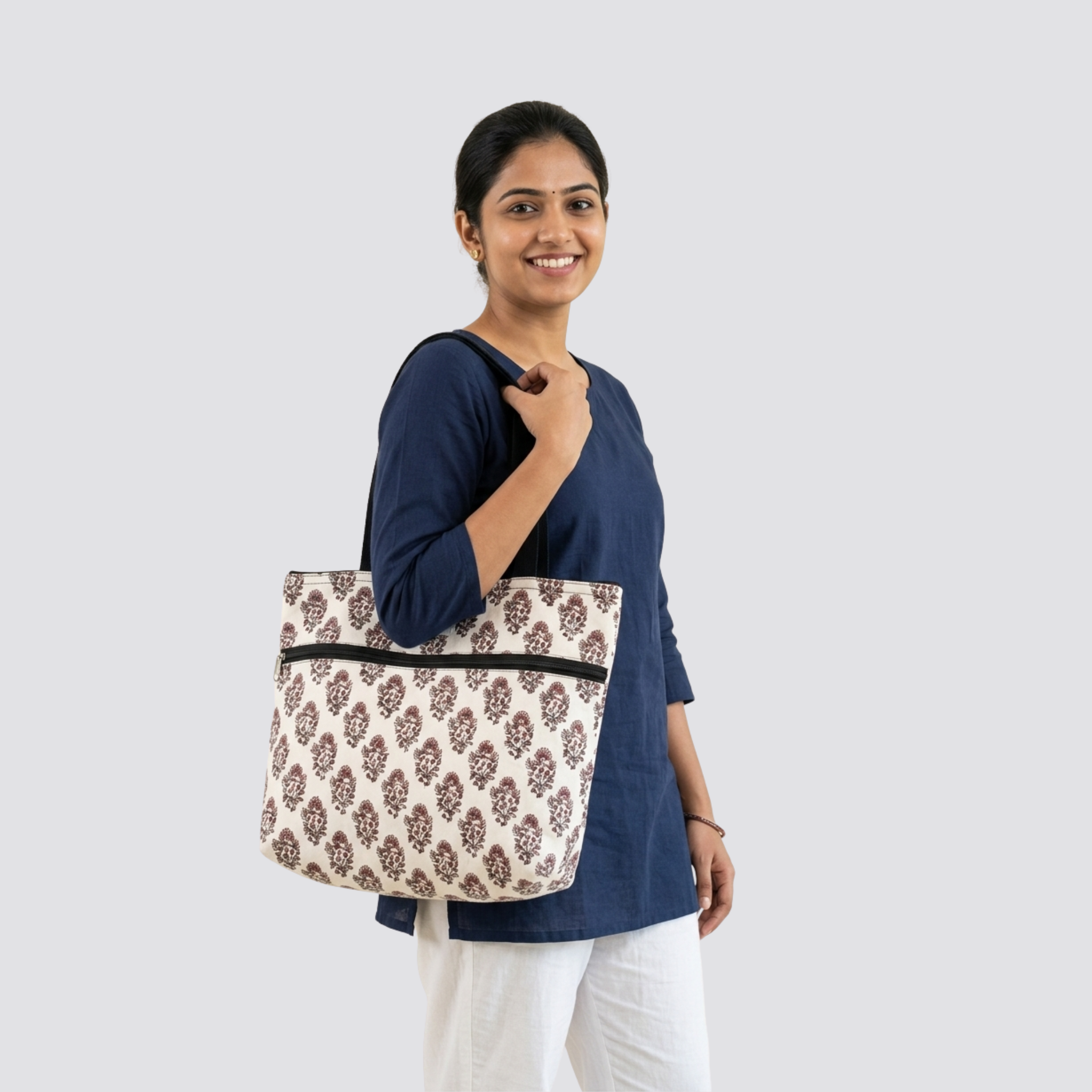 Women's Shoulder Bag - Image 4